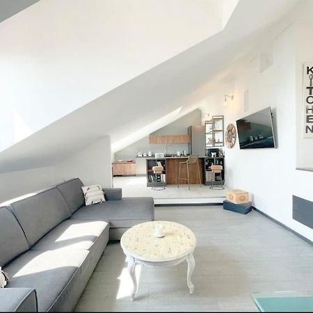 Mansarda Vista Mare A Zinola Apartman Savona Kültér fotó