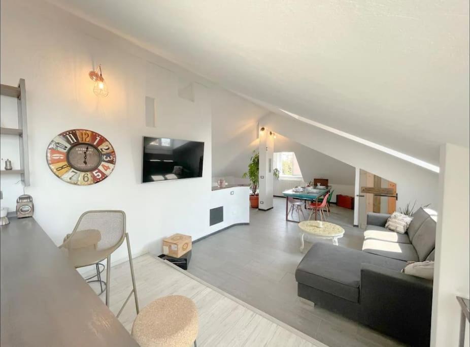 Mansarda Vista Mare A Zinola Apartman Savona Kültér fotó