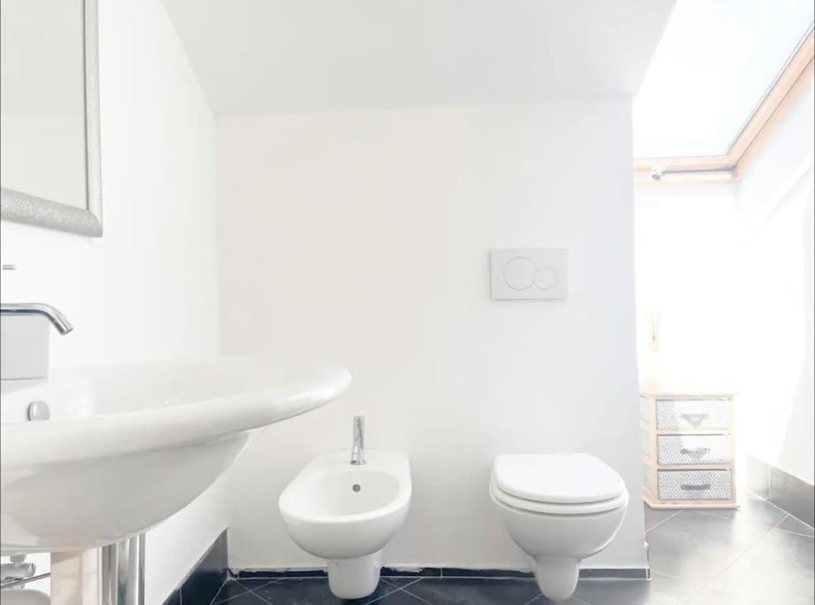 Mansarda Vista Mare A Zinola Apartman Savona Kültér fotó