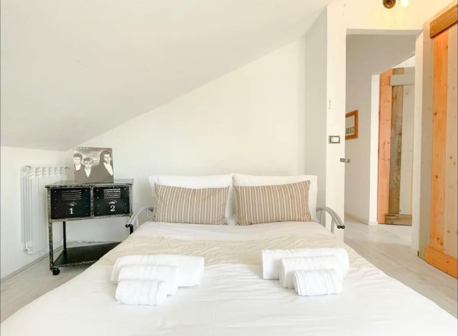 Mansarda Vista Mare A Zinola Apartman Savona Kültér fotó