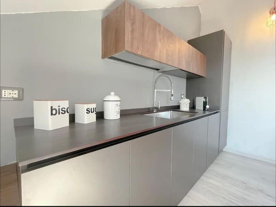 Mansarda Vista Mare A Zinola Apartman Savona Kültér fotó