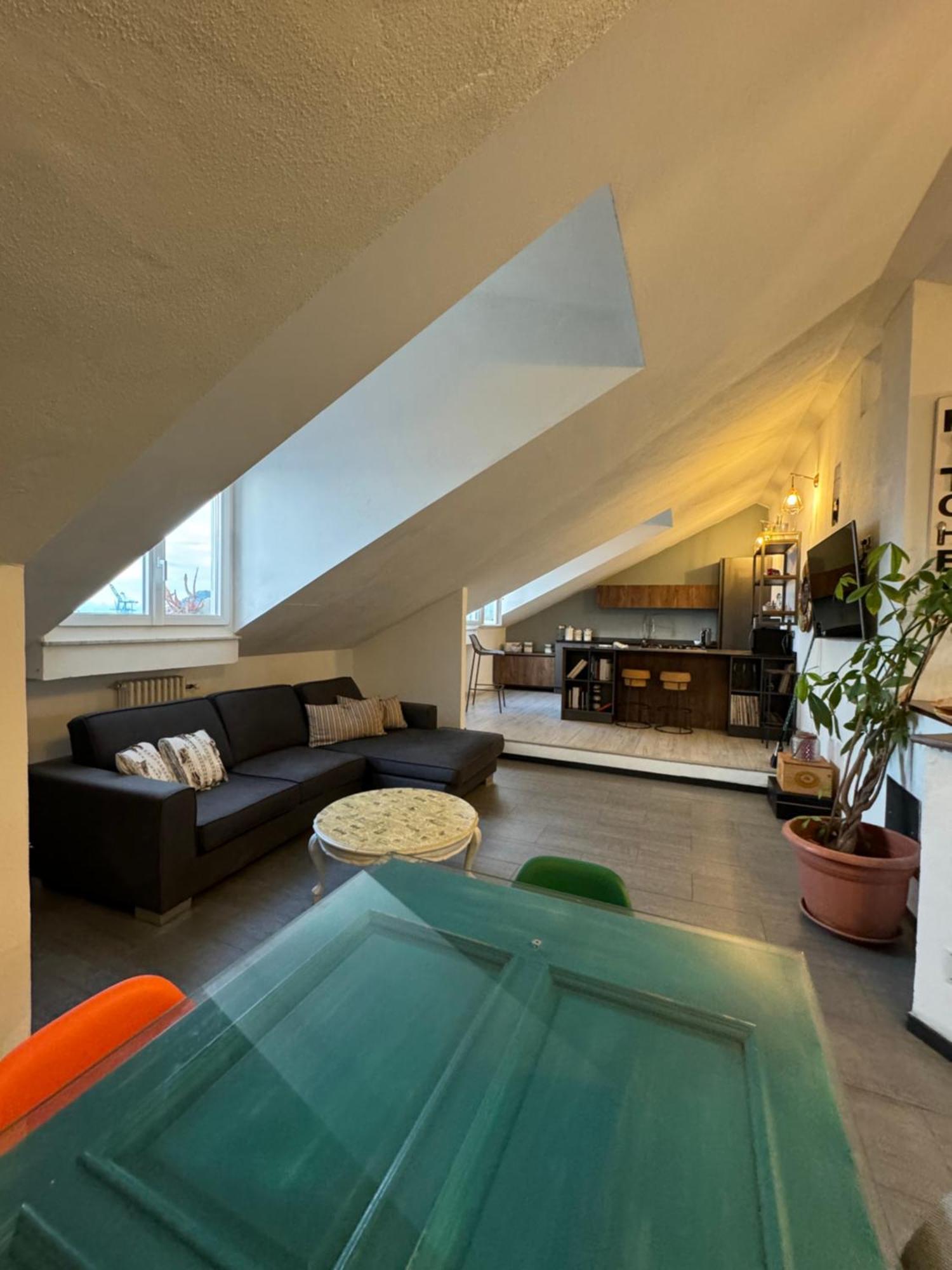 Mansarda Vista Mare A Zinola Apartman Savona Kültér fotó